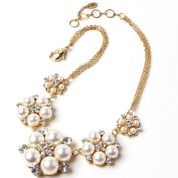 NWT AMRITA SINGH Floral PEARL CRYSTAL NECKLACE